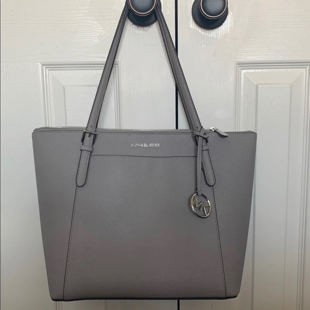 Michael Kors Jet Set Tote